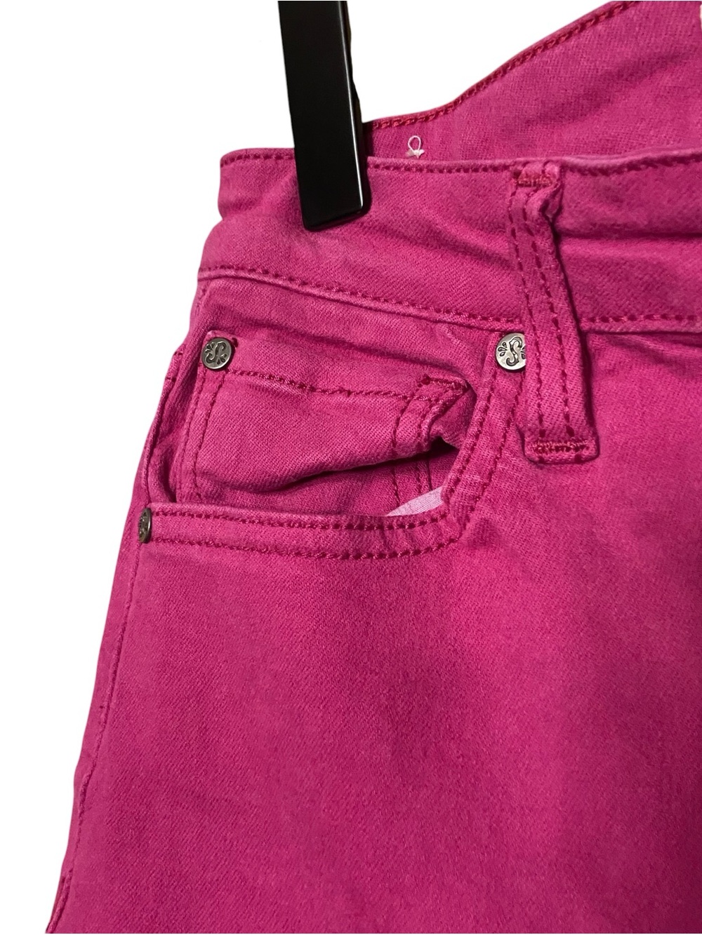 ✨ Shyanne Hot Pink Bell Bottom Jeans ✨
Size 26 | Country Western Vibes 💖🤠 - Picture 4 of 10